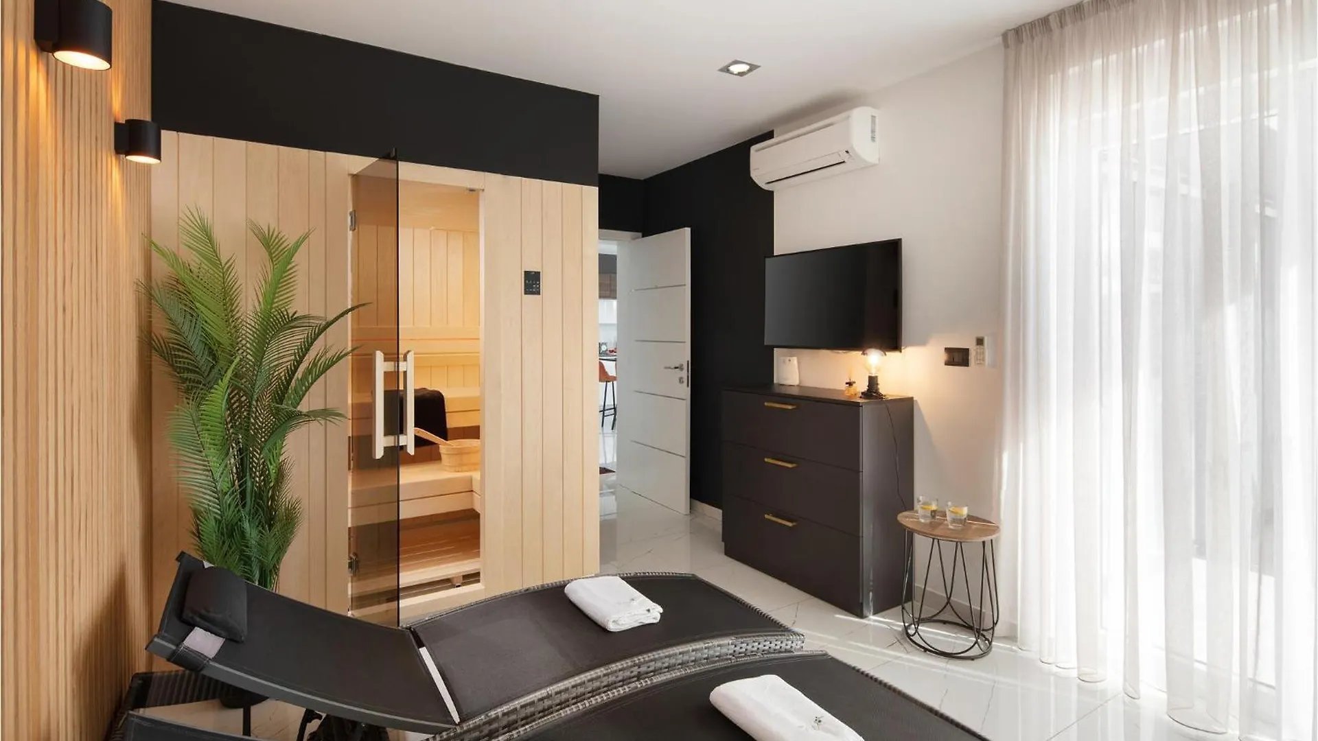 4 Bedroom Beautiful Home In Banjole 0*,  Croatia