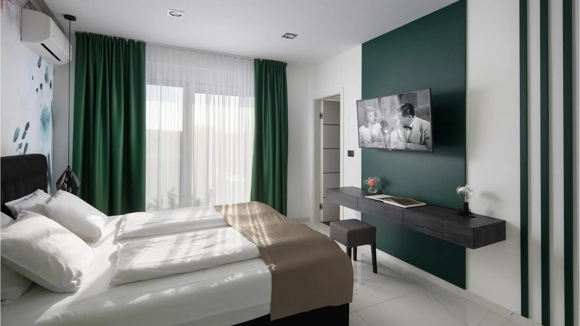 4 Bedroom Beautiful Home In Banjole 0*,